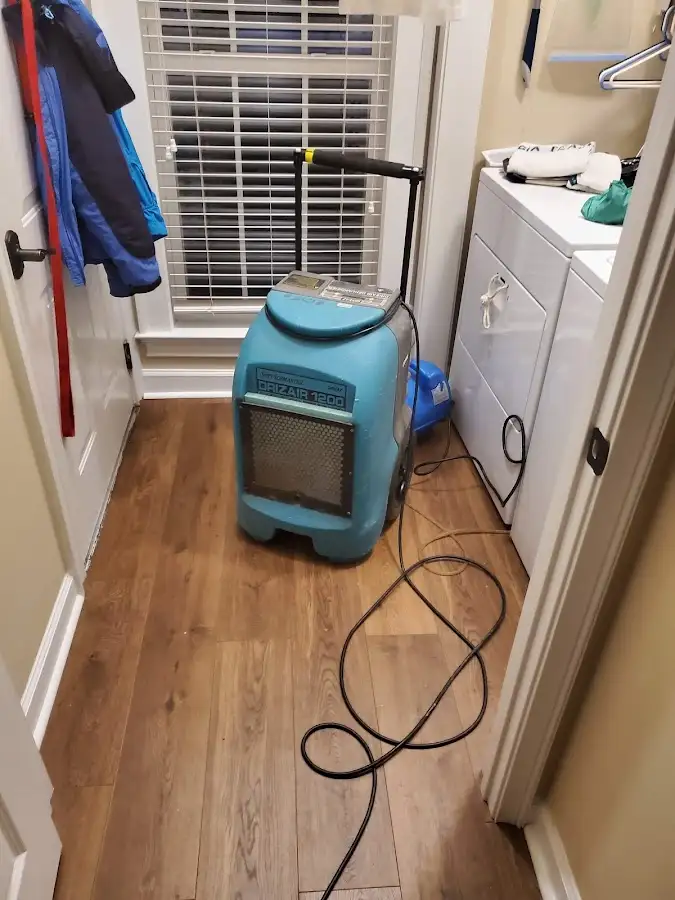 Commercial dehumidifier deployed for Flood Damage Cleanup in Youngstown